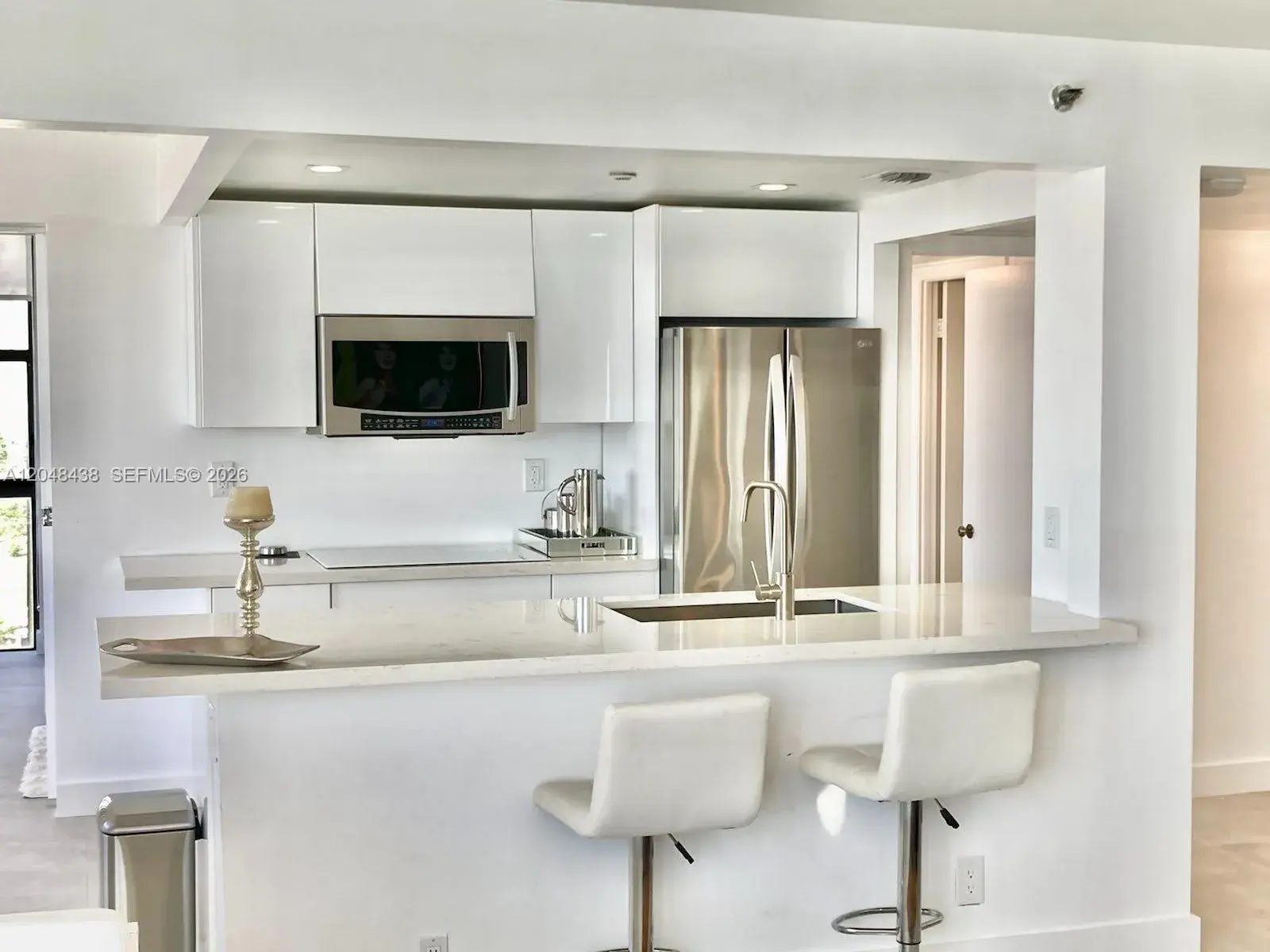 2555 Collins Ave, Miami Beach FL 33140