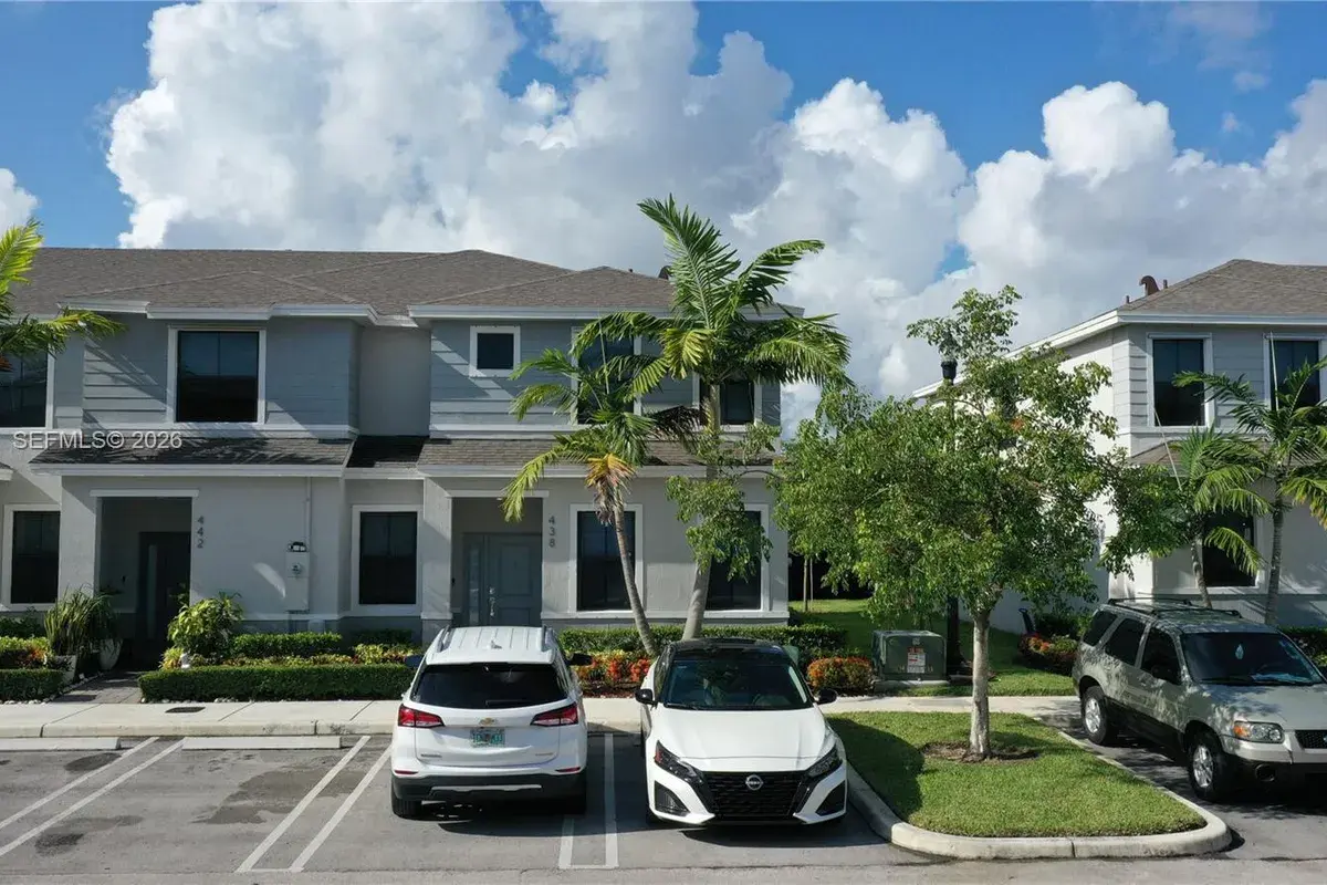 438 NE 12th St, Florida City FL 33034