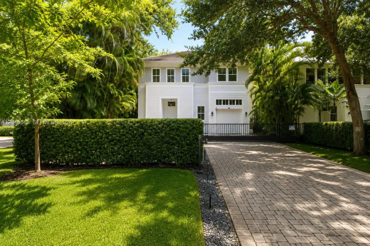 4724 SW 72nd ST, Miami FL 33143