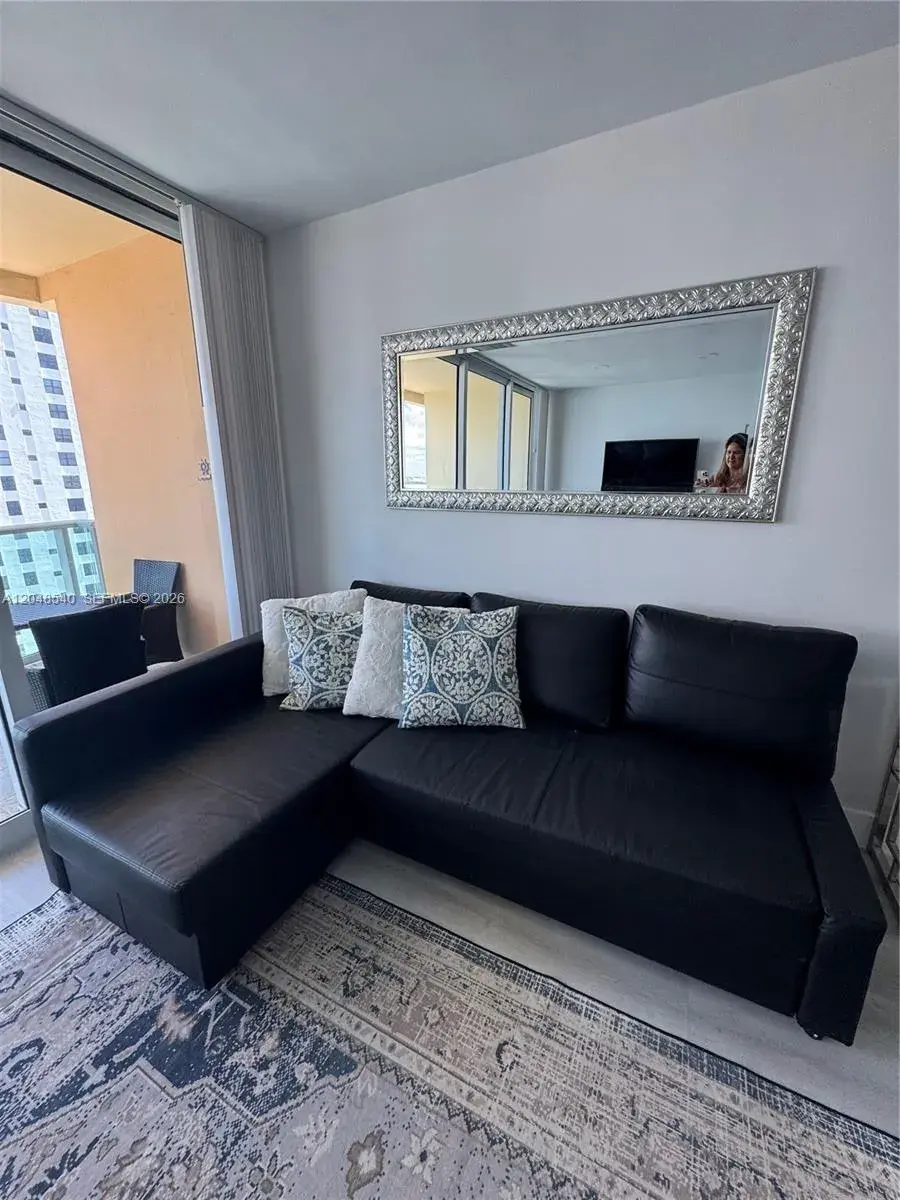 2501 S Ocean Dr, Hollywood FL 33019
