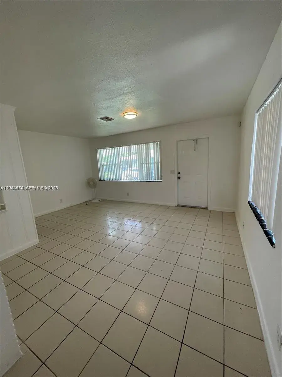 2435 Plunkett St # 1, Hollywood FL 33020