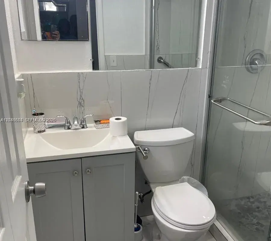 2435 Plunkett St # 1, Hollywood FL 33020