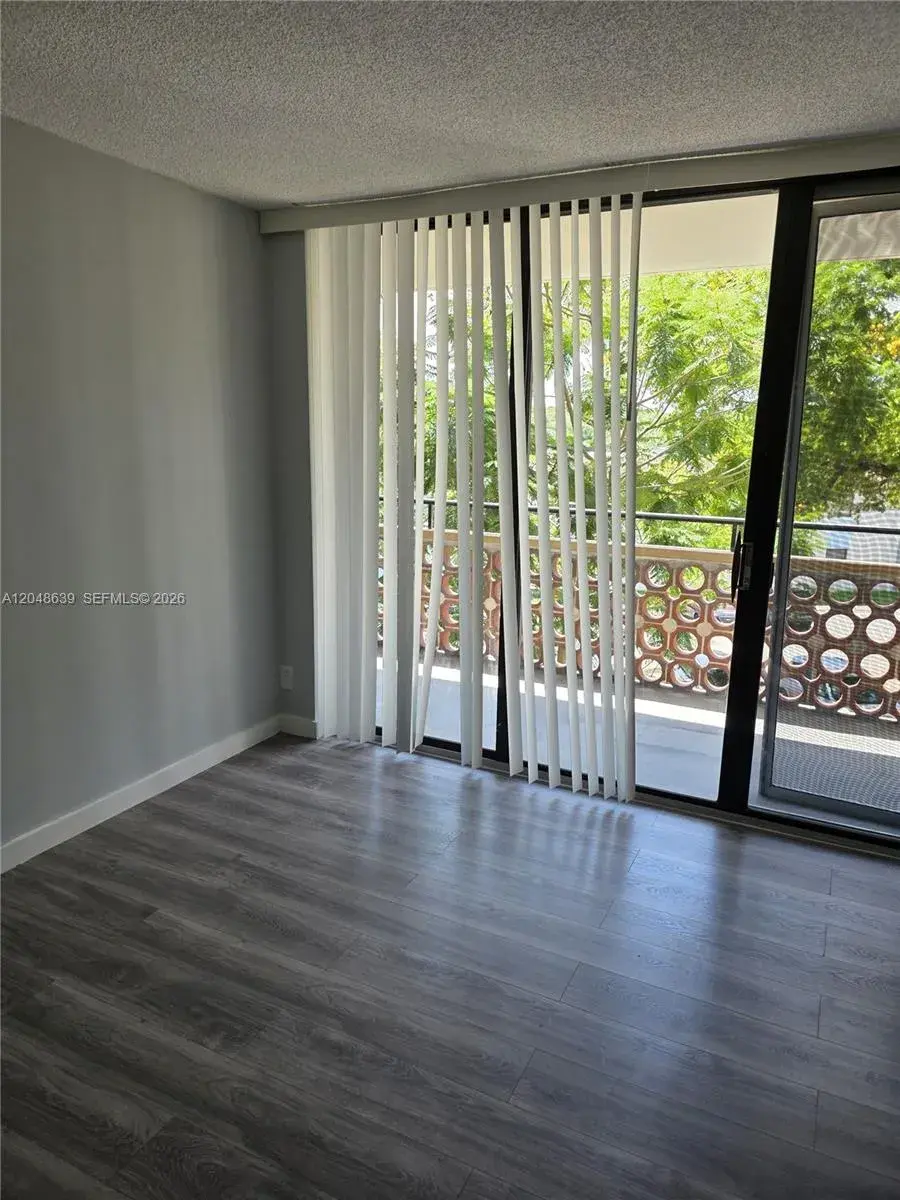4222 Inverrary Blvd # 4212, Lauderhill FL 33319