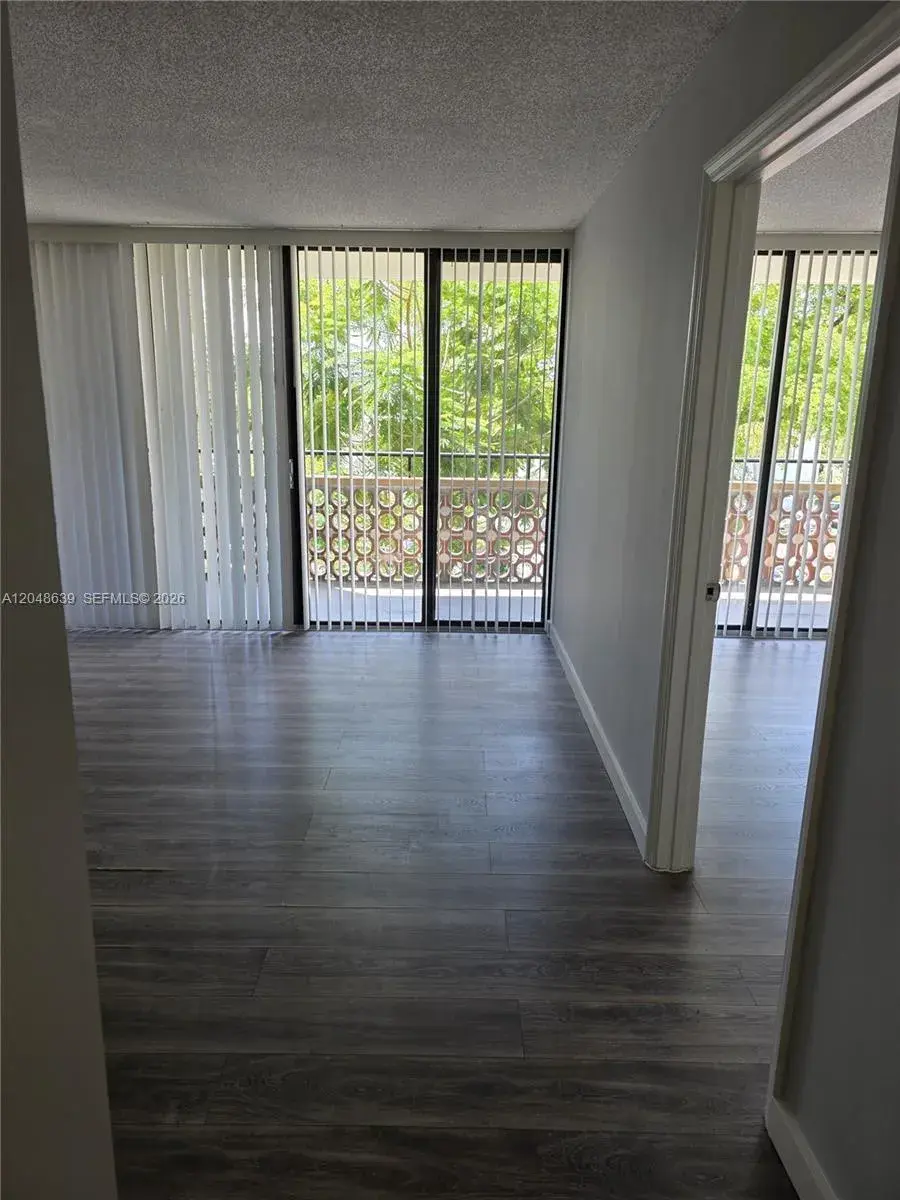 4222 Inverrary Blvd # 4212, Lauderhill FL 33319
