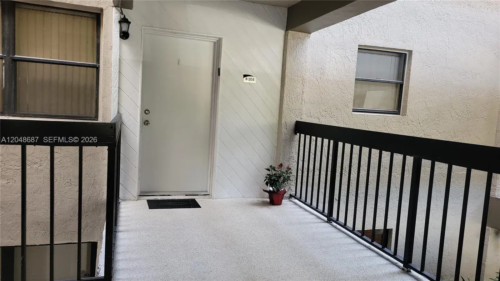 461 Ives Dairy Rd # 2, Miami FL 33179