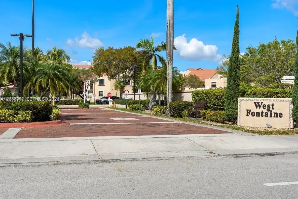 10241 NW 9th St Cir # 5, Miami FL 33172