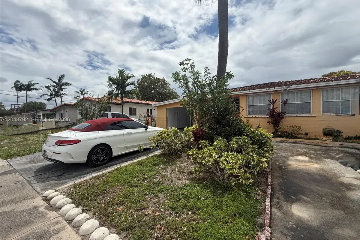 4470 W 1st Ave, Hialeah FL 33012