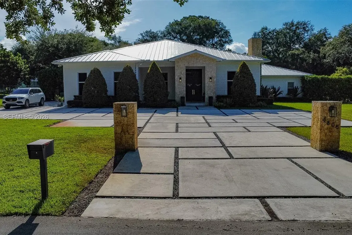 9805 sw 90th ave, Kendall FL 33176