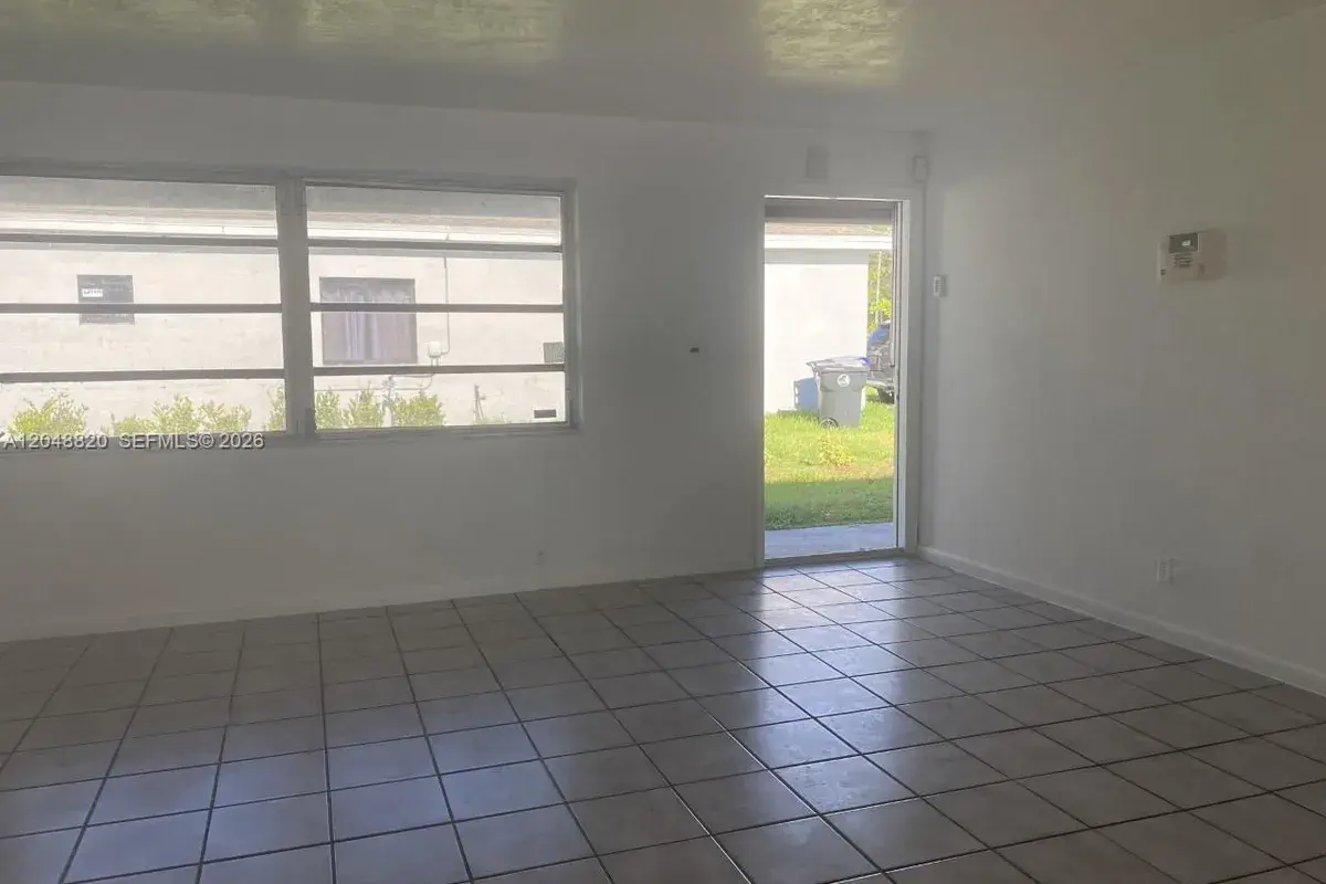 5904 SW 27th St, West Park FL 33023