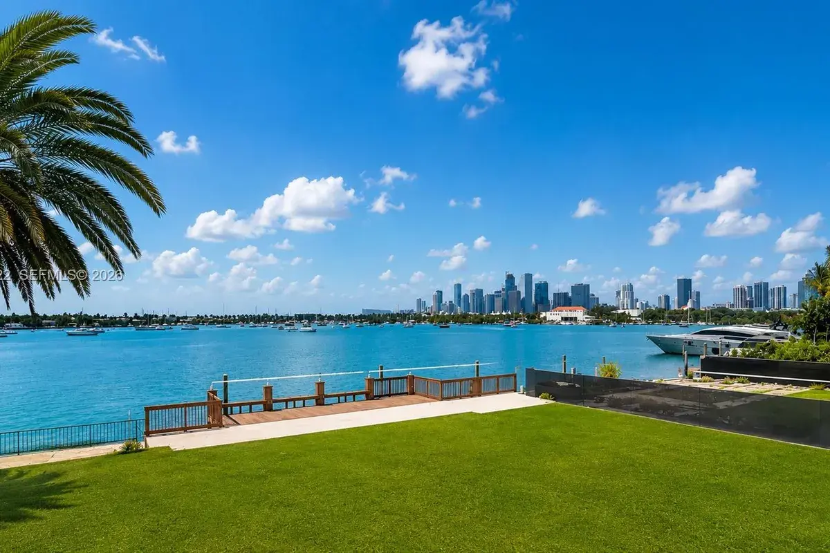 1330 S Venetian Way, Miami FL 33139