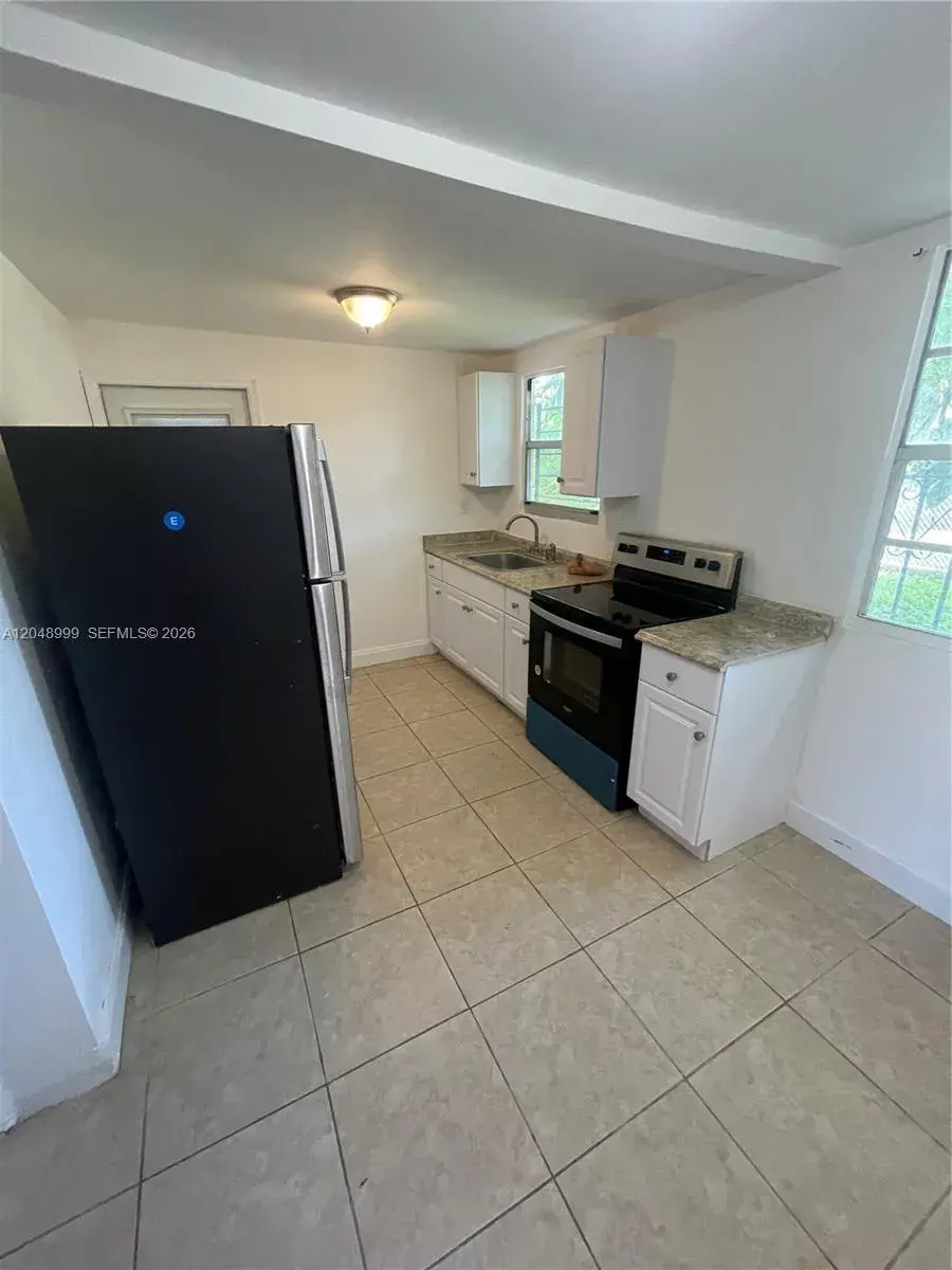 1 bedroom 1 bath Residential Lease for rent at 453 SW 19th Rd Rear, Miami FL 33129