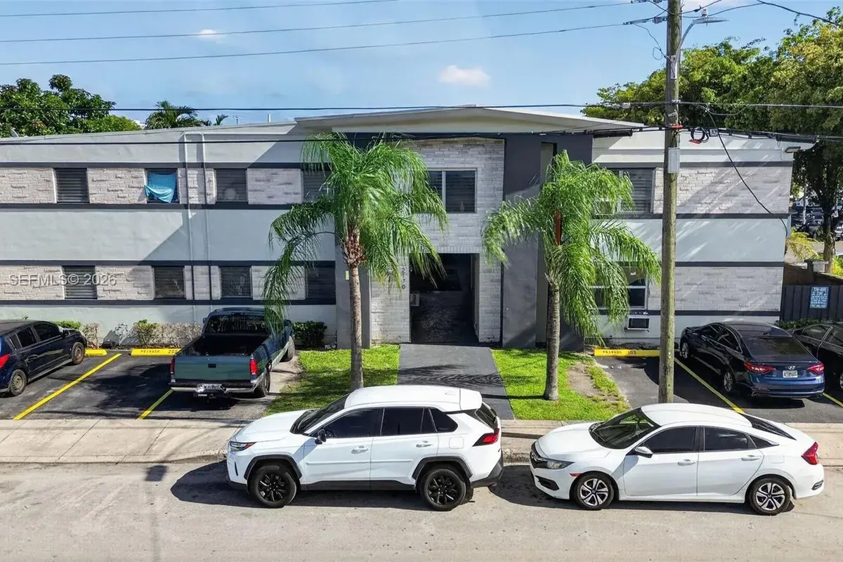 2170 NW Flagler Ter, Miami FL 33125