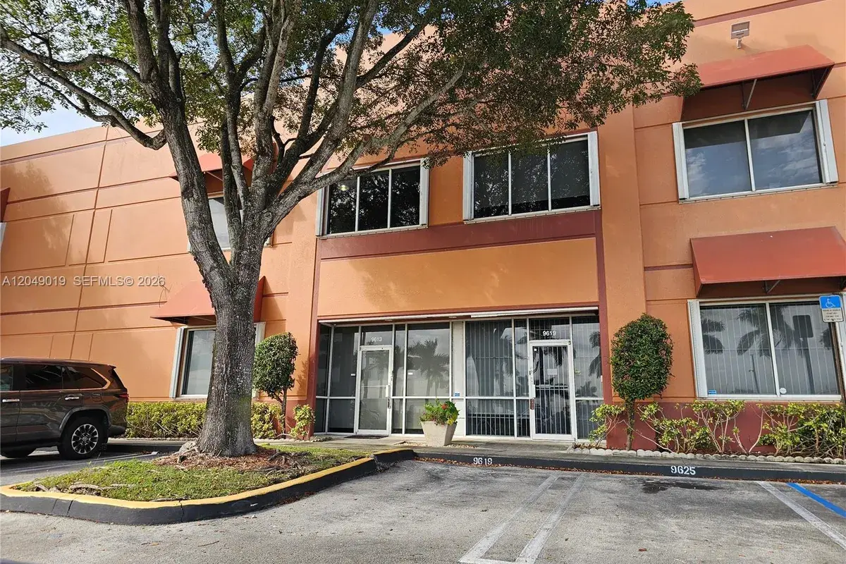 9613 NW 33rd St, Doral FL 33172