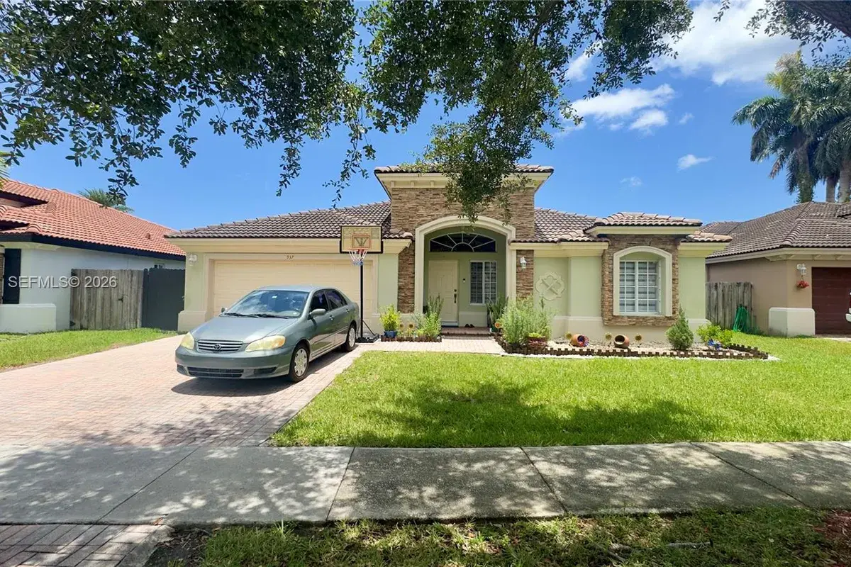 937 NE 35th Ave, Homestead FL 33033