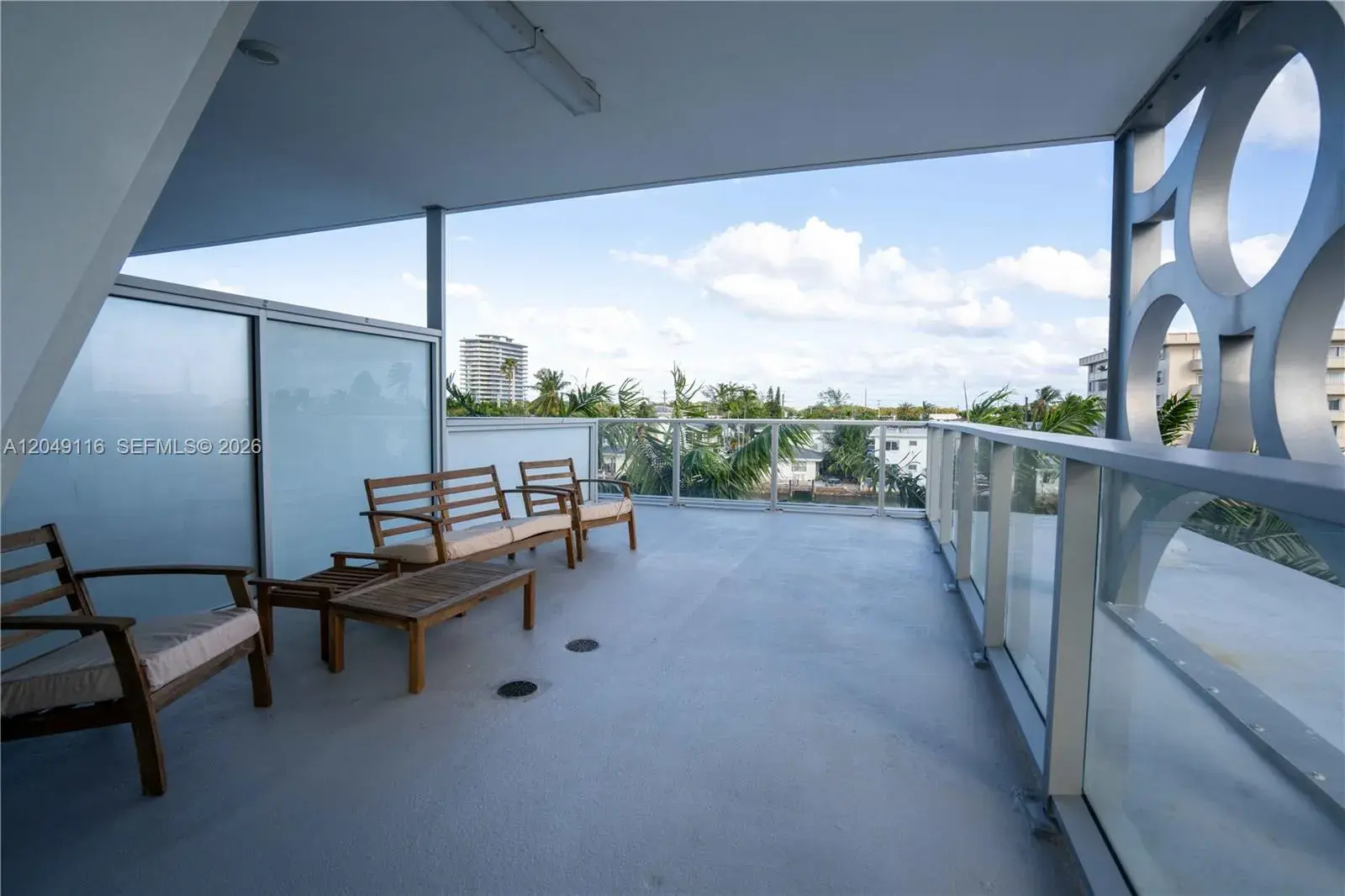 8425 Crespi Blvd # 304, Miami Beach FL 33141