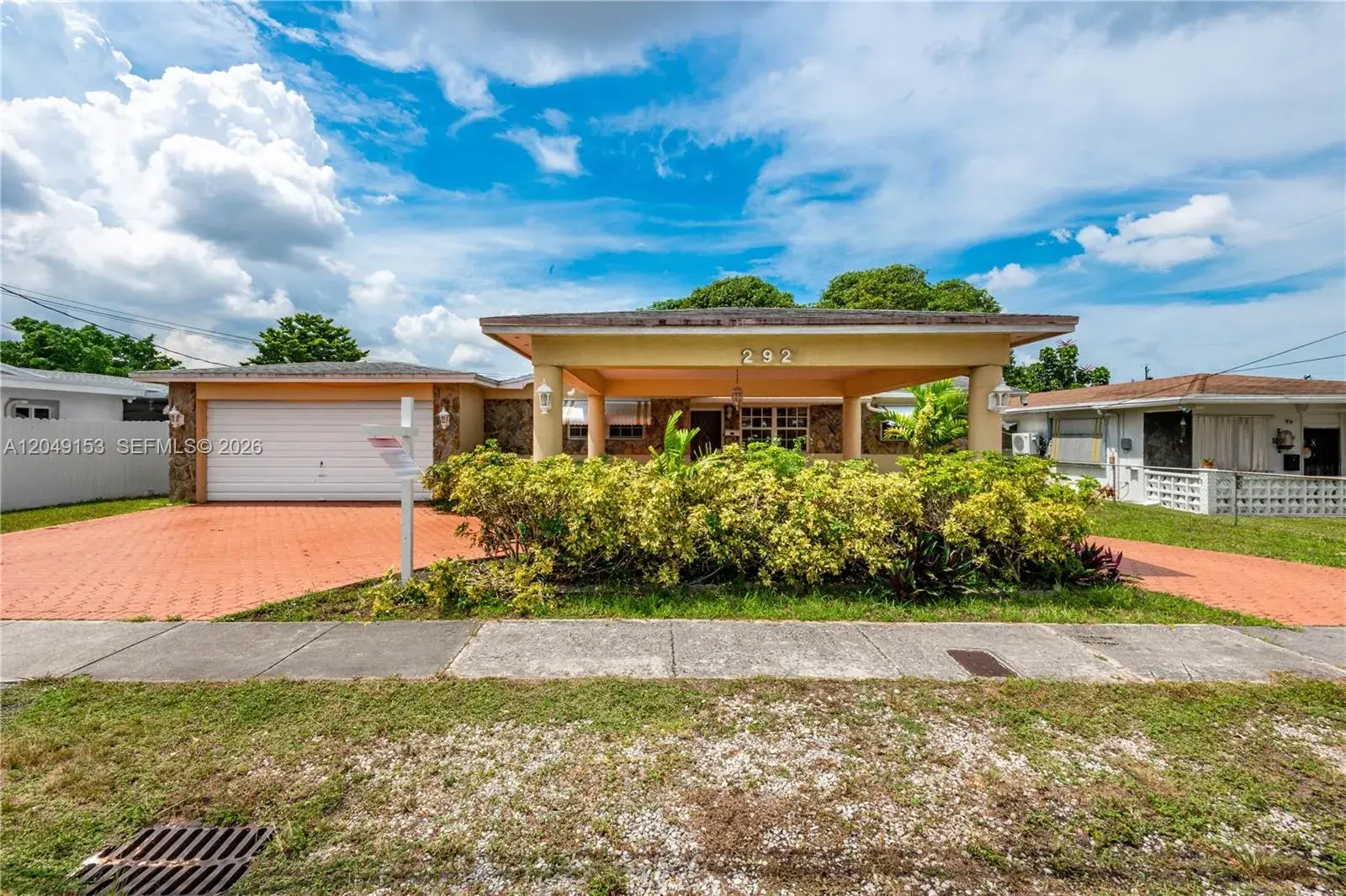 6 bedroom 4 bath for sale at 292 W 39th Pl, Hialeah FL 33012