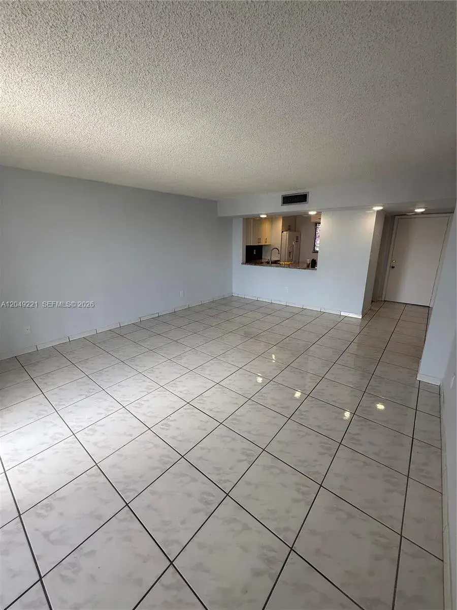 8625 NW 8th St # 420, Miami FL 33126