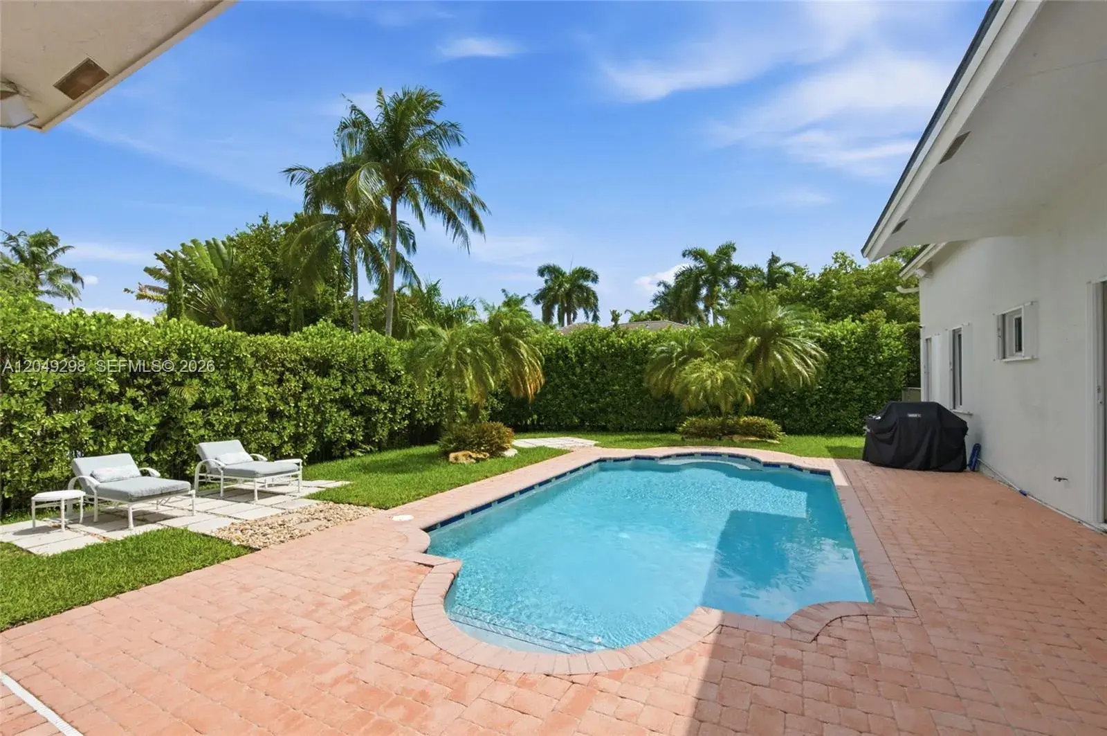 2542 Eagle Run Dr, Weston FL 33327