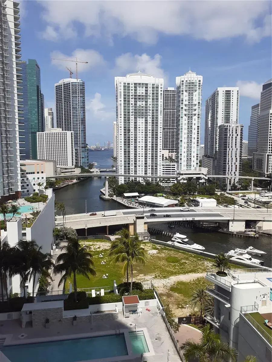 90 SW 3rd St # 1914, Miami FL 33130