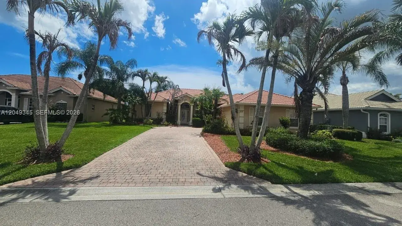 415 NW Dover Ct, Port St. Lucie FL 34983