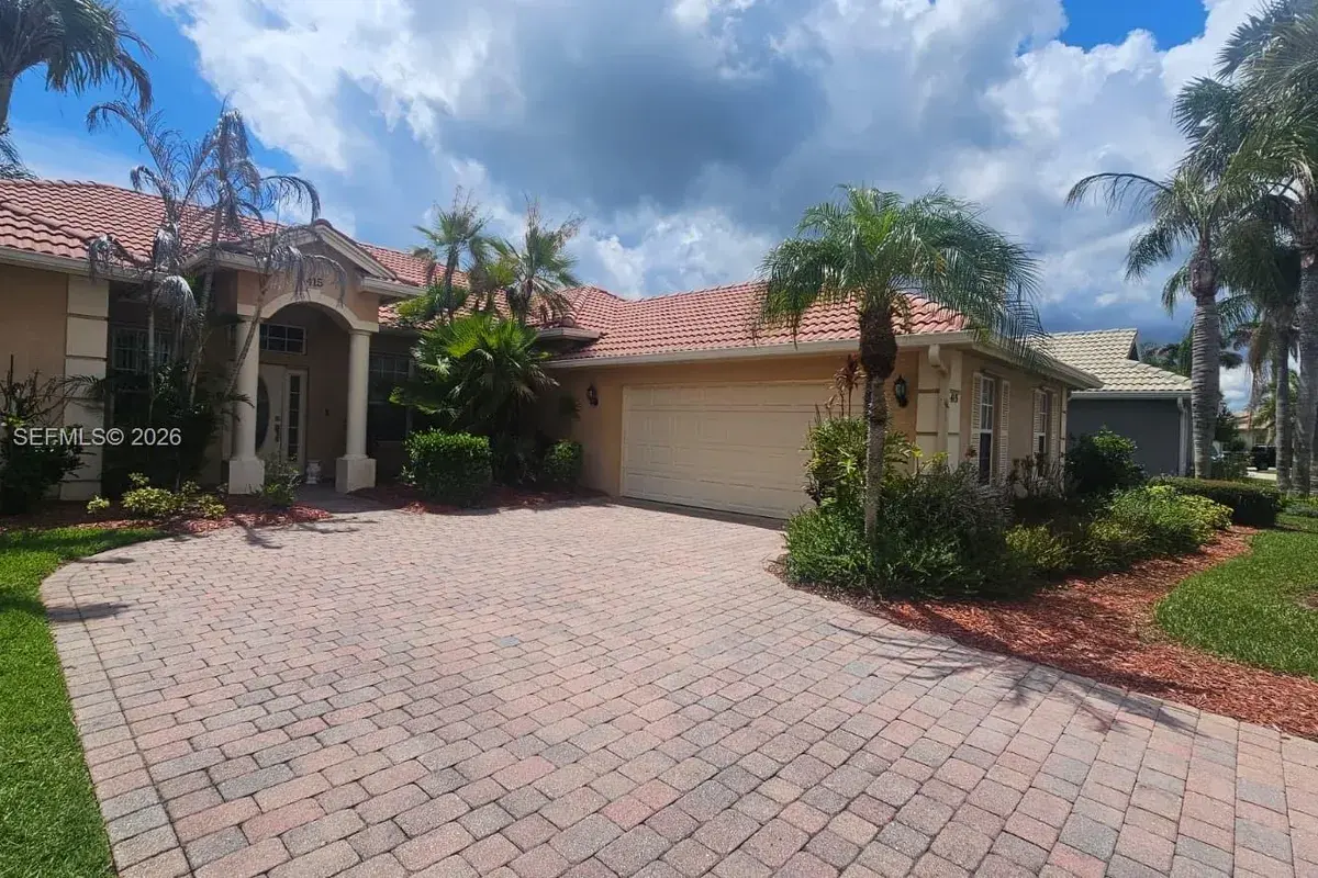 415 NW Dover Ct, Port St. Lucie FL 34983