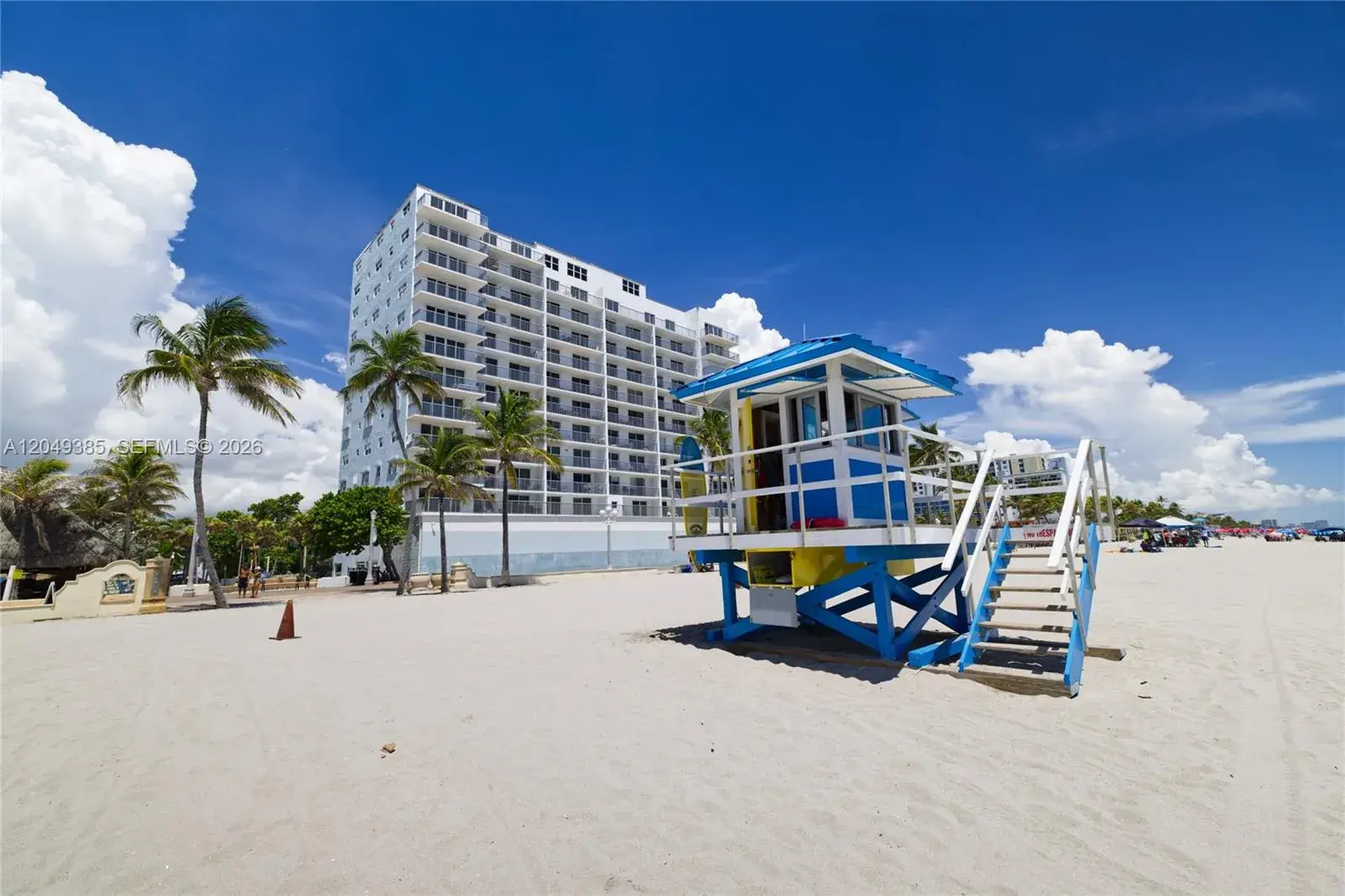 1 bedroom 1 bath Residential for sale at 400 N Surf # 1002, Hollywood FL 33019