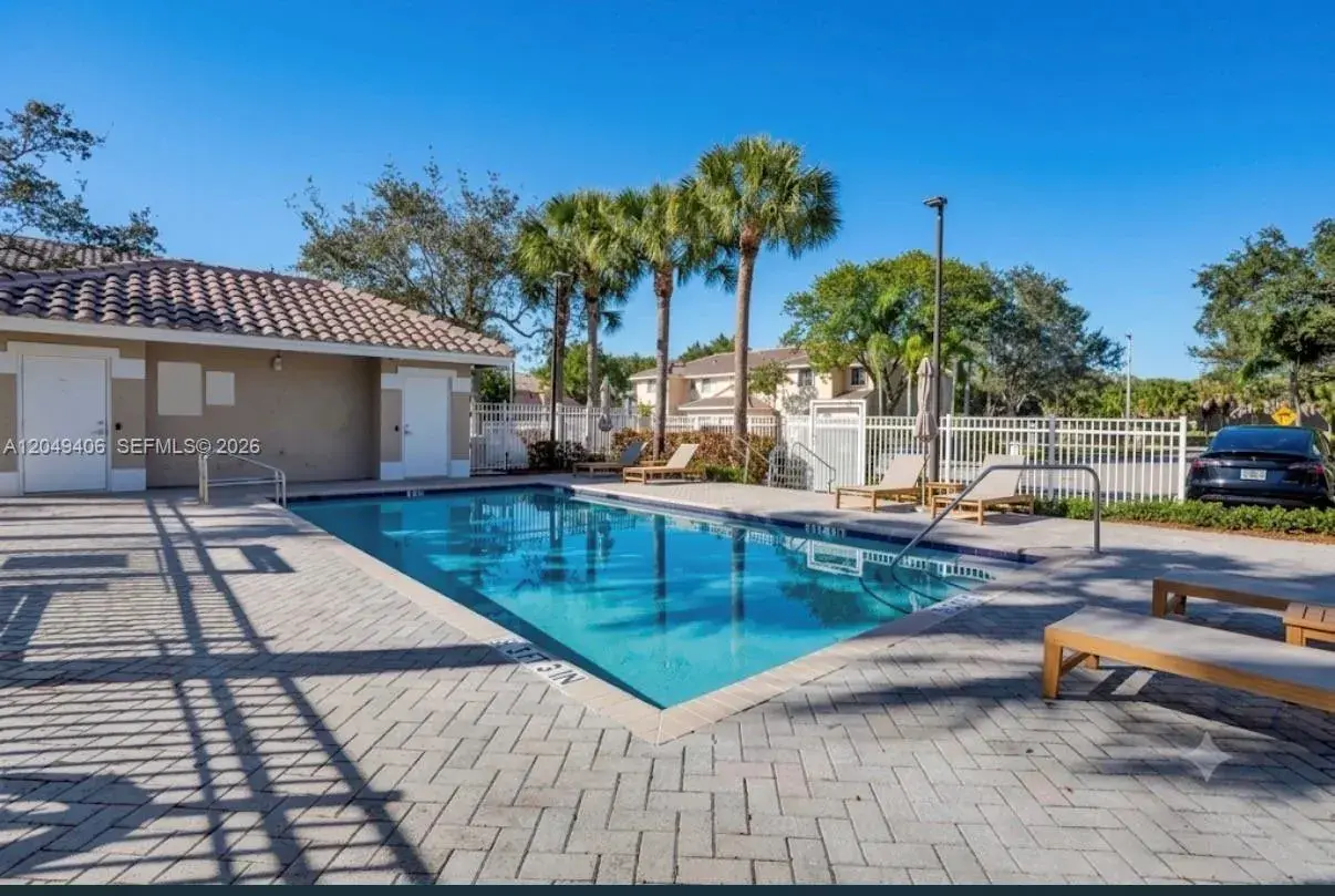 4070 NW 92nd Ave, Sunrise FL 33351