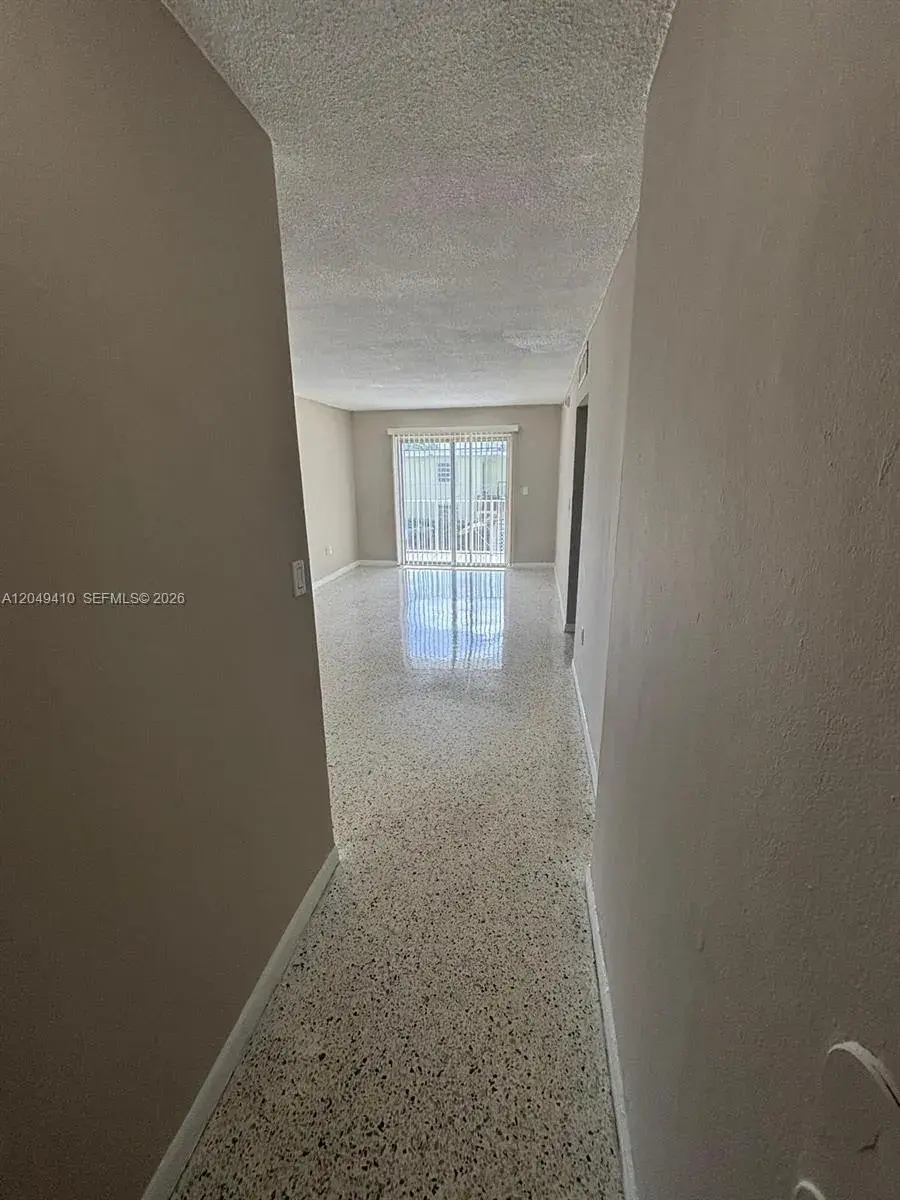 1047 SW 7th St # 12, Miami FL 33130