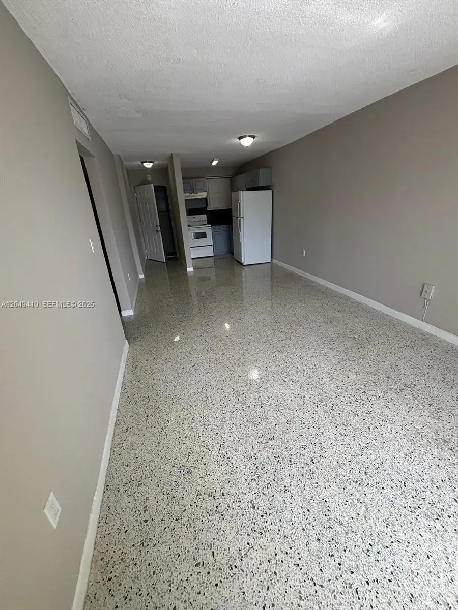 1047 SW 7th St # 12, Miami FL 33130