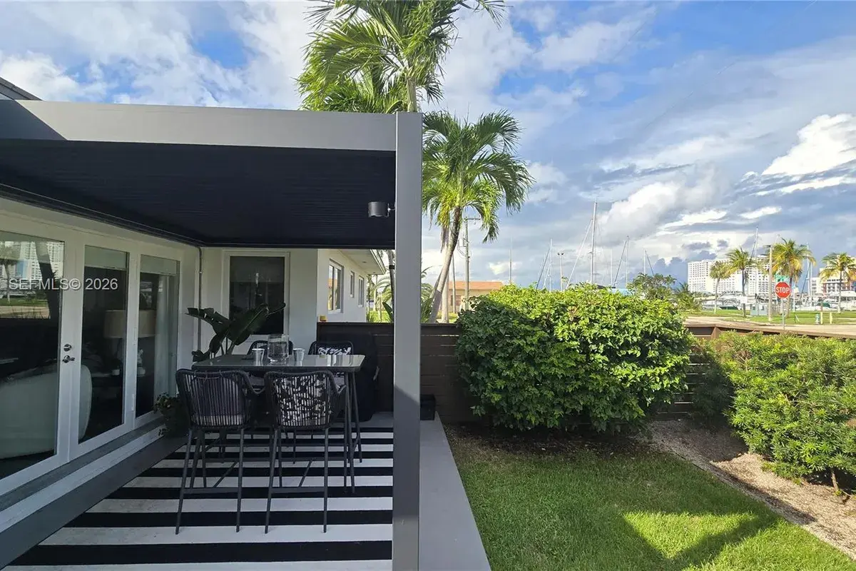 800 Polk St, Hollywood FL 33019