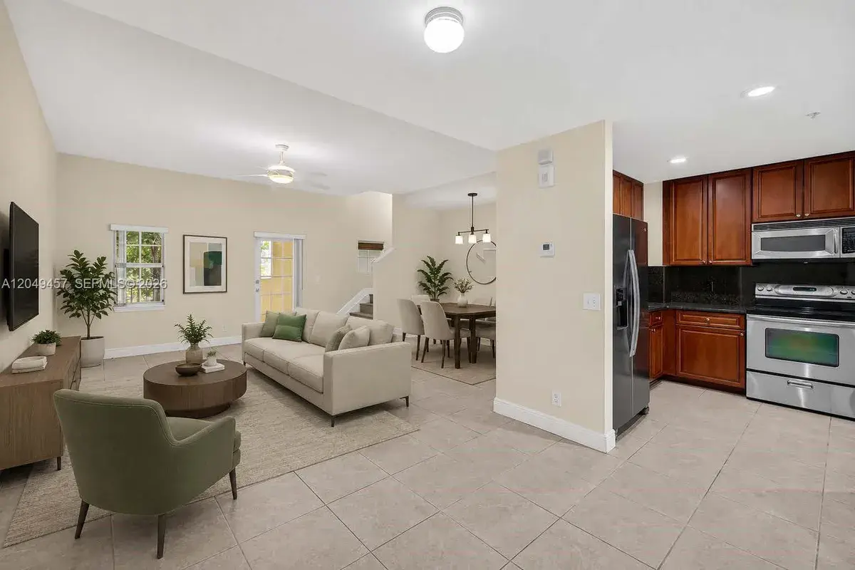 704 SW 1st Ave, Pompano Beach FL 33060