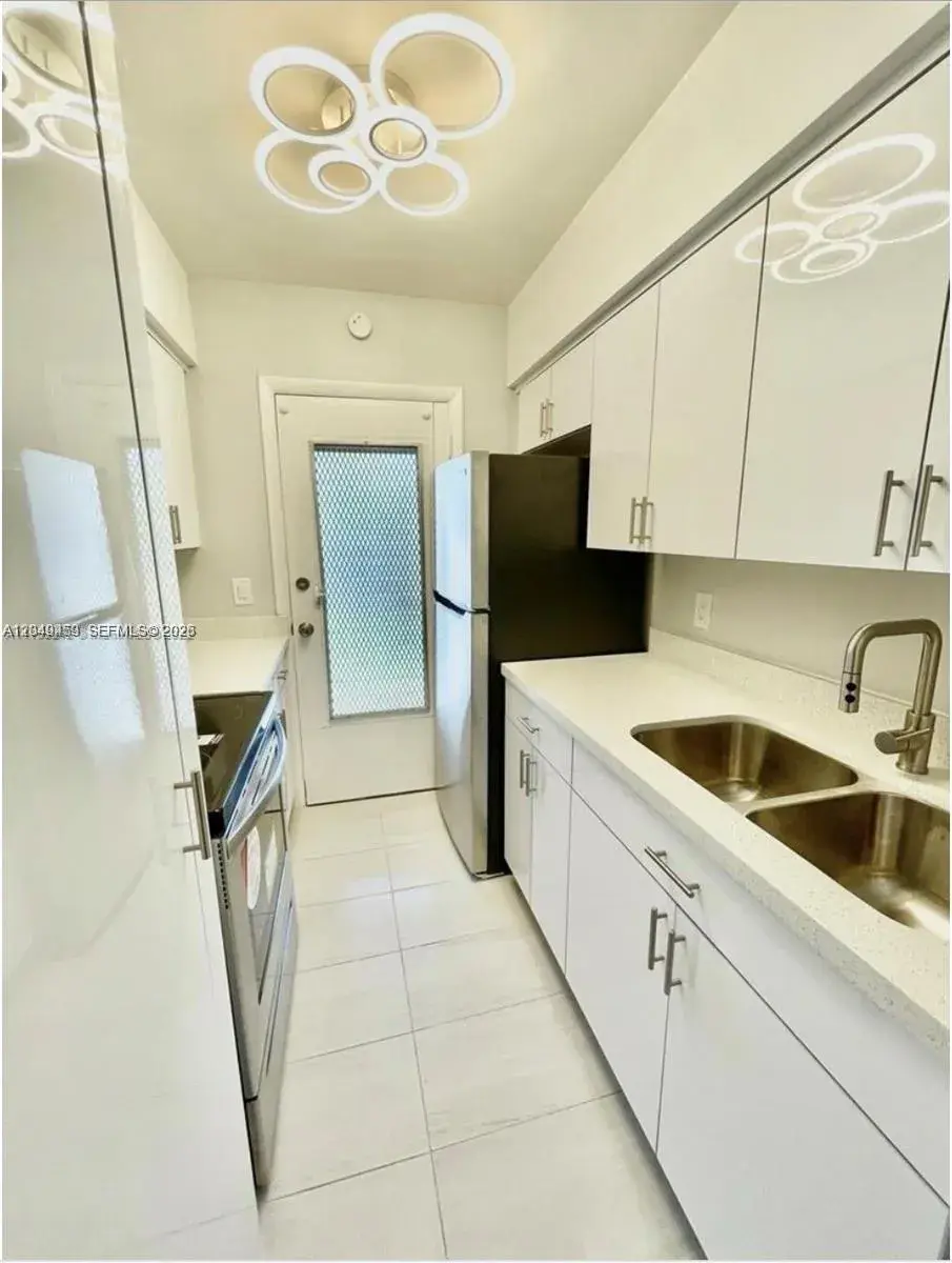 1 bedroom 1 bath Residential Lease for rent at 1431 S 14th Ave # 208, Hollywood FL 33020