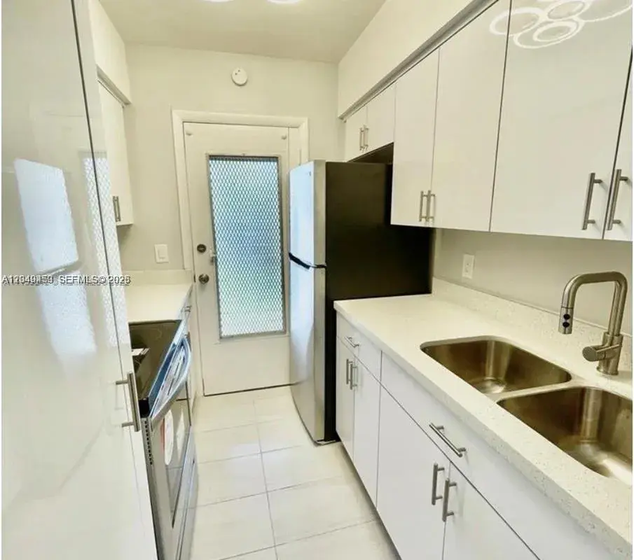 1431 S 14th Ave # 208, Hollywood FL 33020