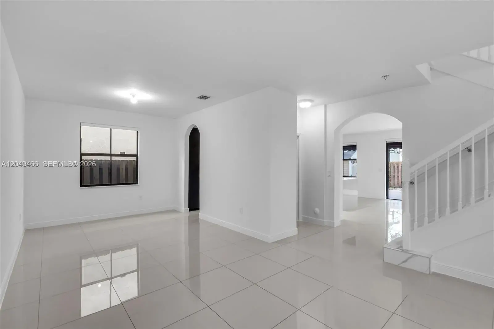 8850 NW 99th Path, Doral FL 33178
