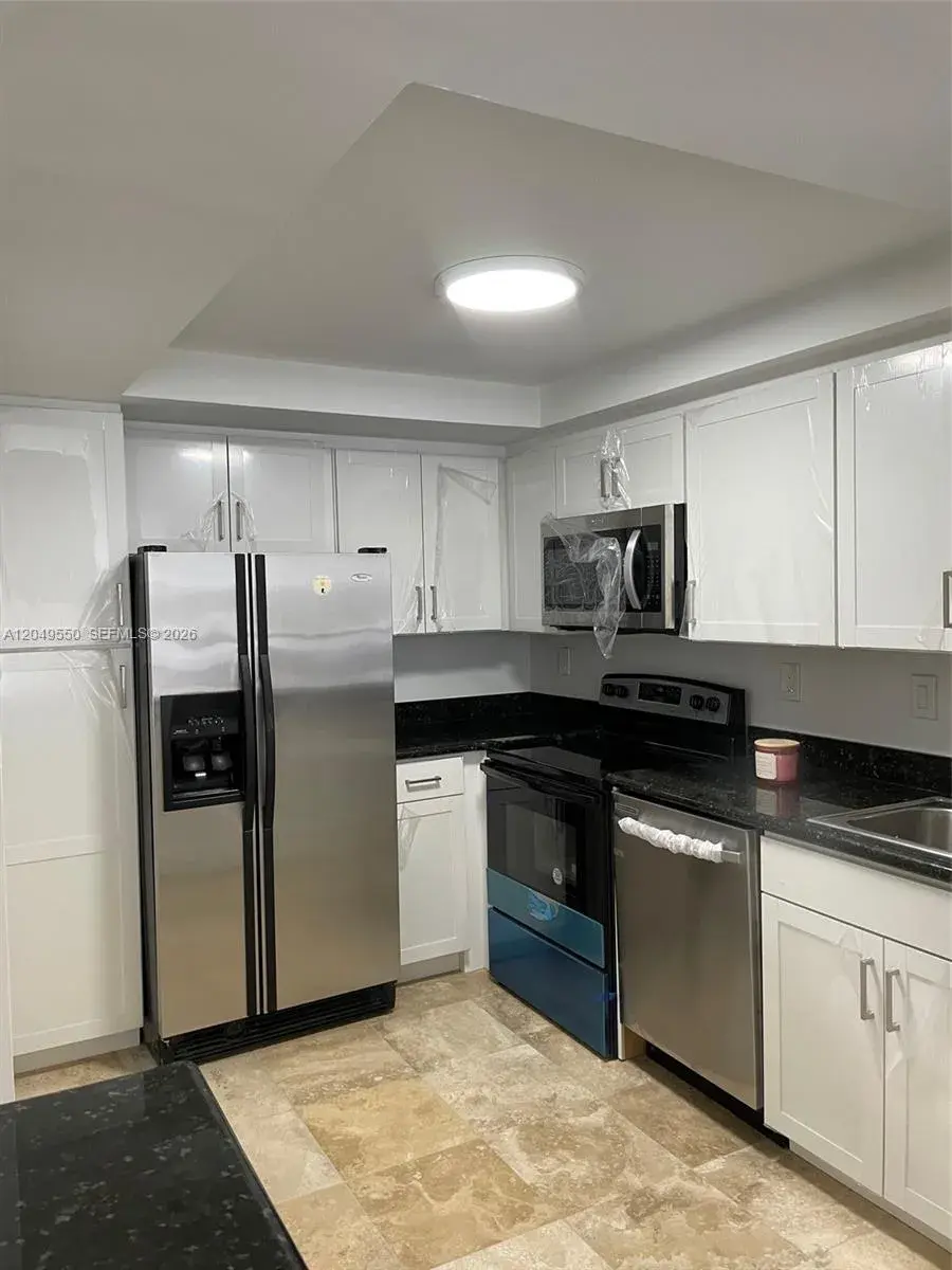 3731 N Country Club Dr # 323, Aventura FL 33180