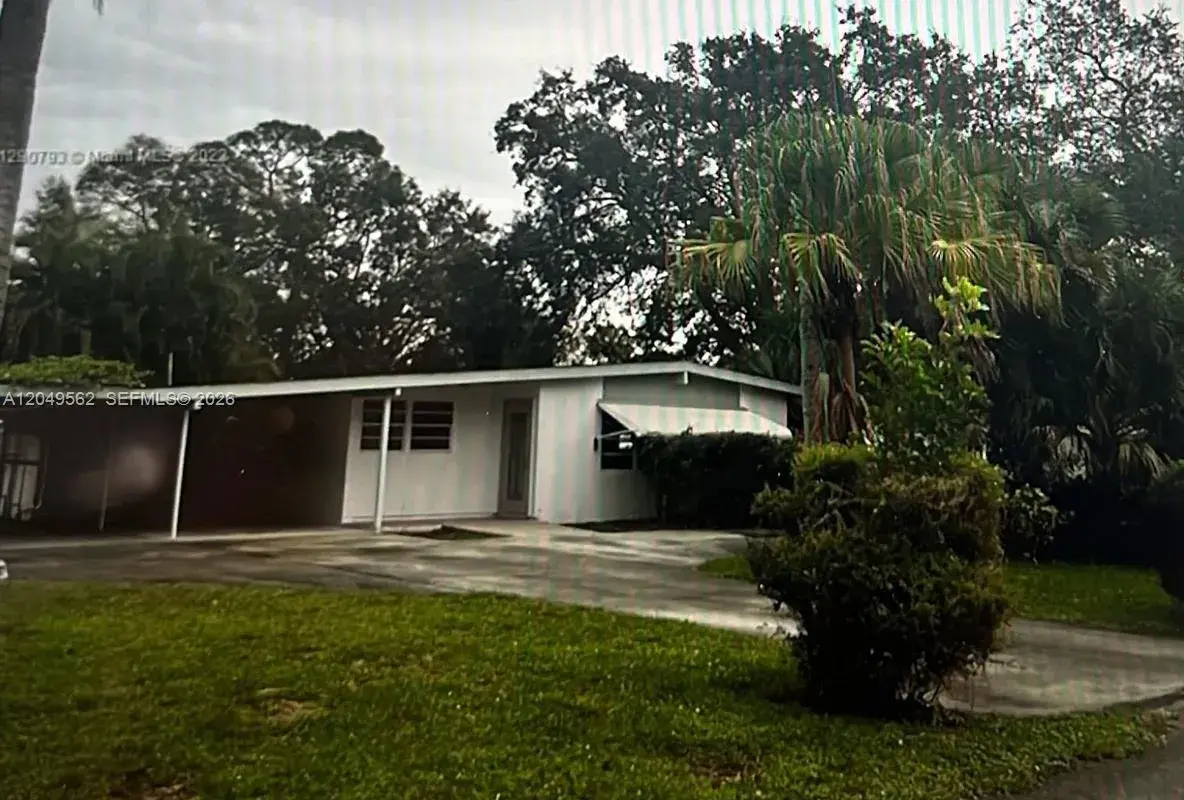 2106 79th CT # A, Vero Beach FL 32966