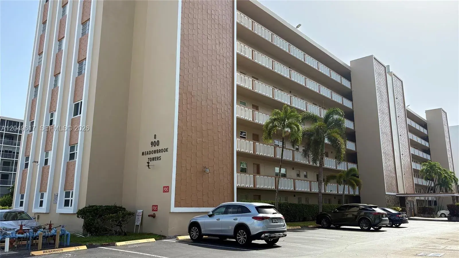 1 bedroom 1 bath Residential Lease for rent at 900 NE 12th Ave # 703, Hallandale Beach FL 33009