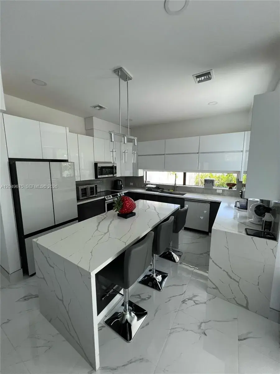 2342 Mckinley St # 3, Hollywood FL 33020