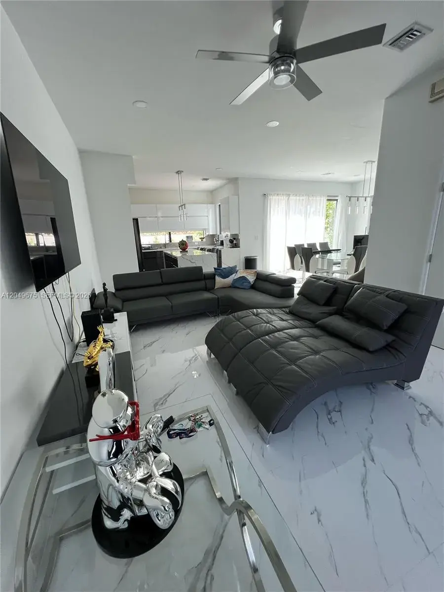 2342 Mckinley St # 3, Hollywood FL 33020