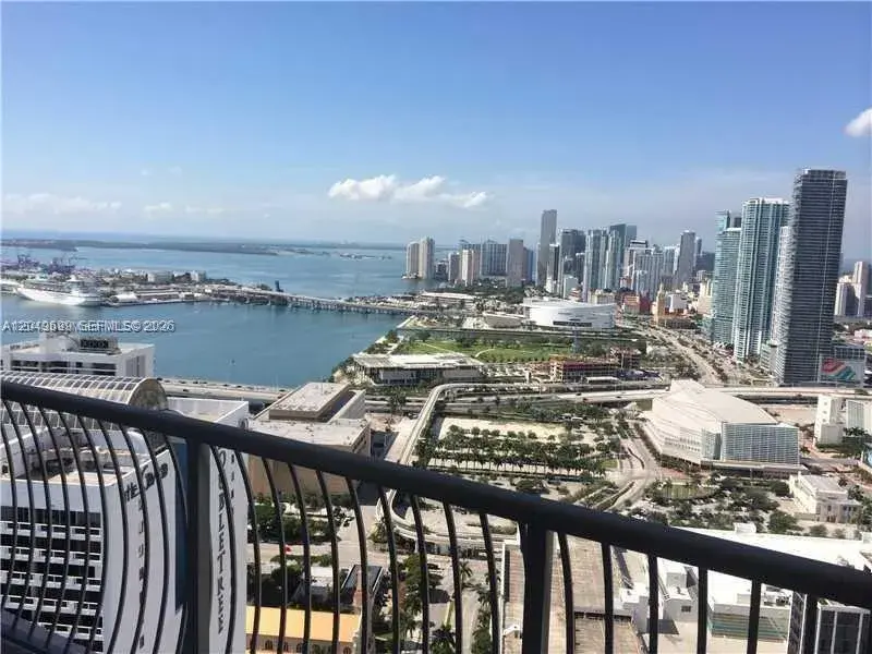 1 bedroom 1 bath Residential Lease for rent at 1750 N Bayshore Dr # 4912, Miami FL 33132
