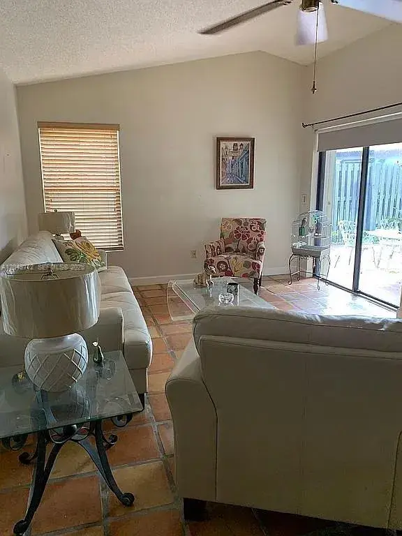 3 bedroom 2 bath for sale at 15065 SW 49th Ln # 109, Miami FL 33185