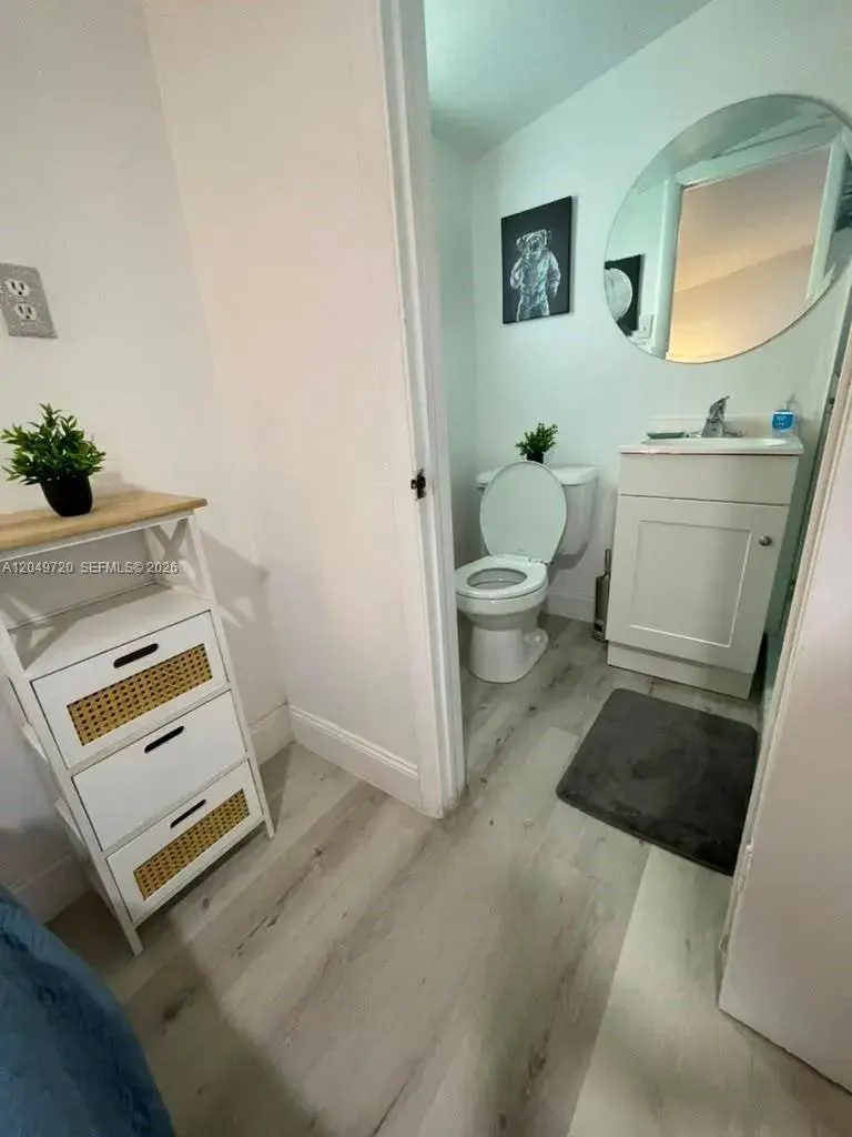 1 bedroom 1 bath Residential Lease for rent at 5615 Hope St # 1, Hollywood FL 33021