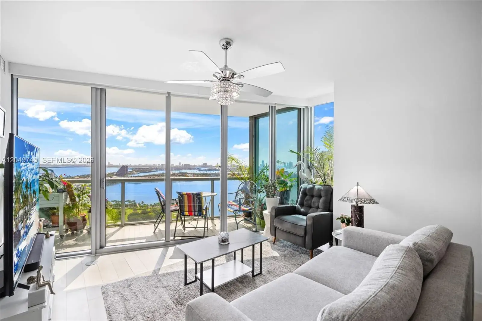 888 Biscayne Blvd # 2909, Miami FL 33132