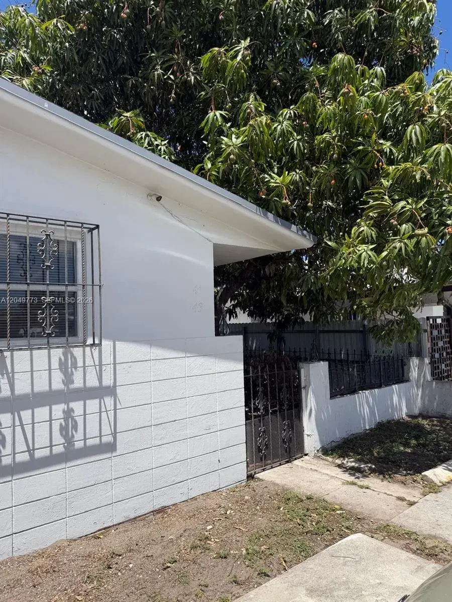 4 bedroom 2 bath Residential for sale at 41 E 20th St, Hialeah FL 33010