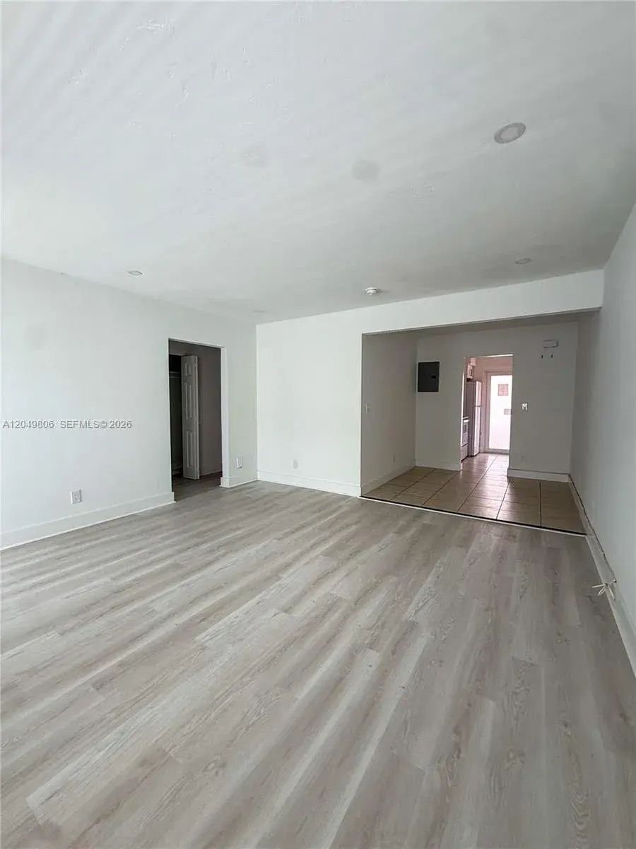 935 Bay Dr # 9, Miami Beach FL 33141