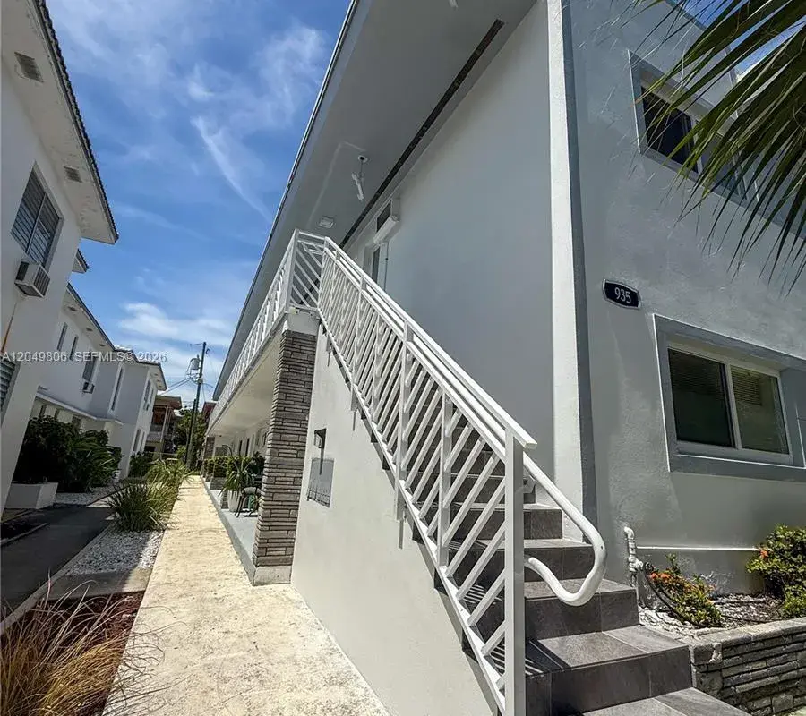 935 Bay Dr # 9, Miami Beach FL 33141