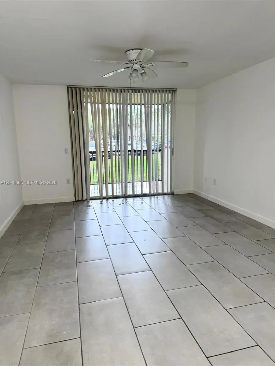 8333 Lake Dr # 102, Doral FL 33166