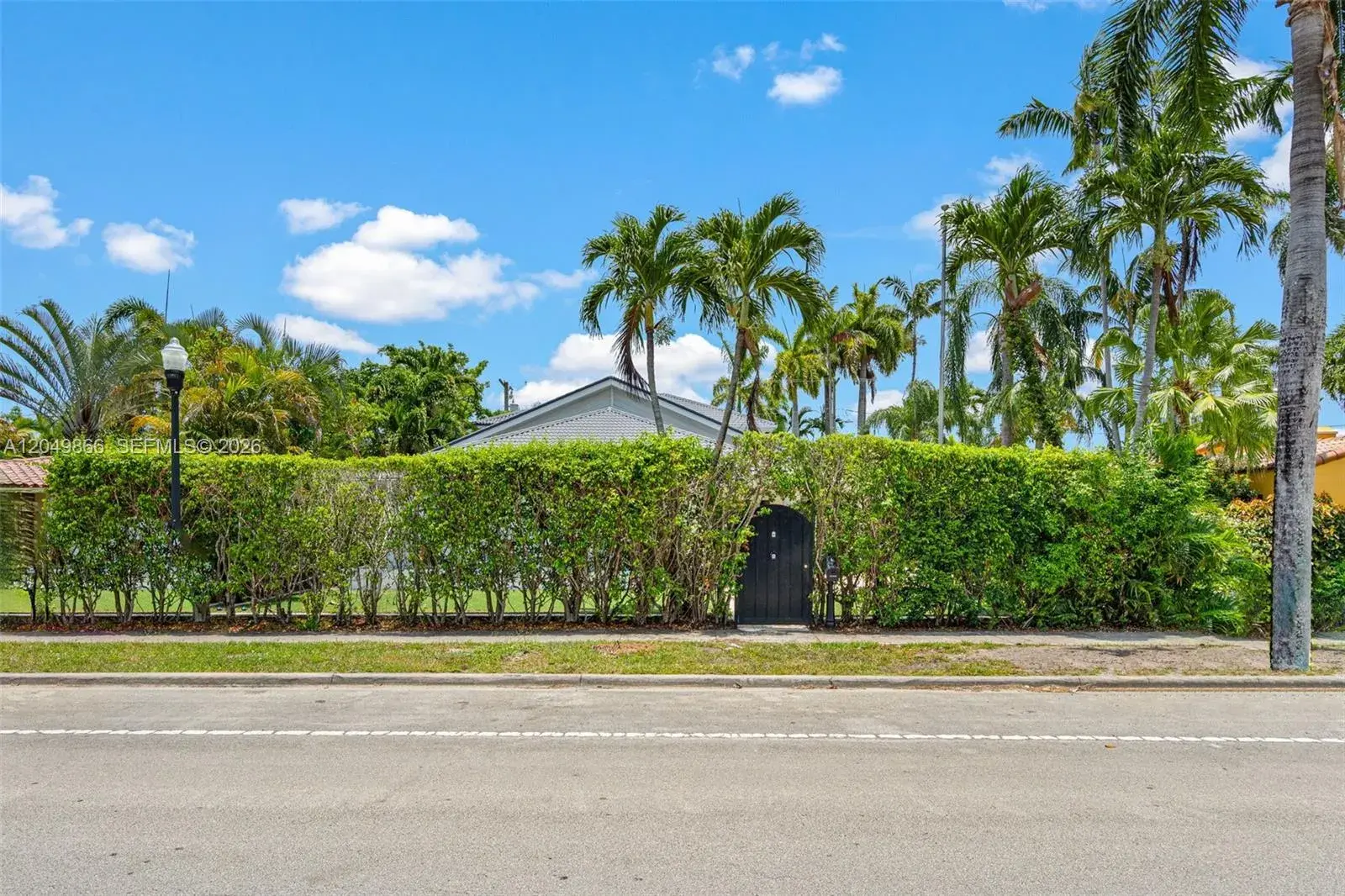3 bedroom 2 bath Residential for sale at 1550 Tyler St, Hollywood FL 33020