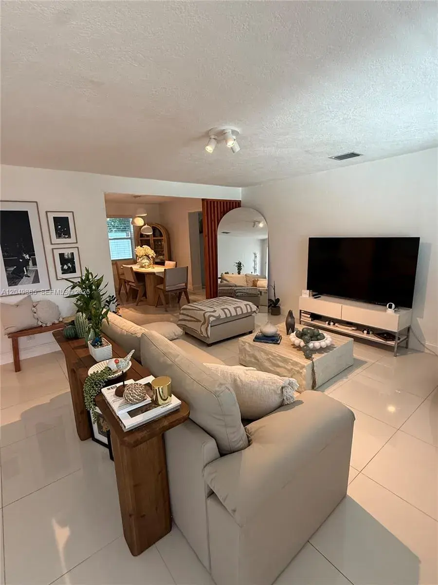 1902 N 24th Ave, Hollywood FL 33020