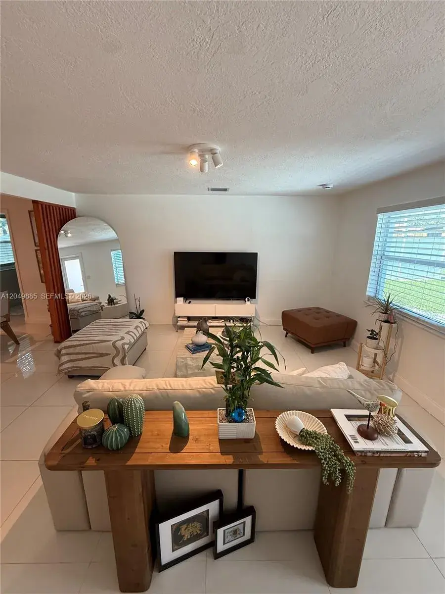 1902 N 24th Ave, Hollywood FL 33020